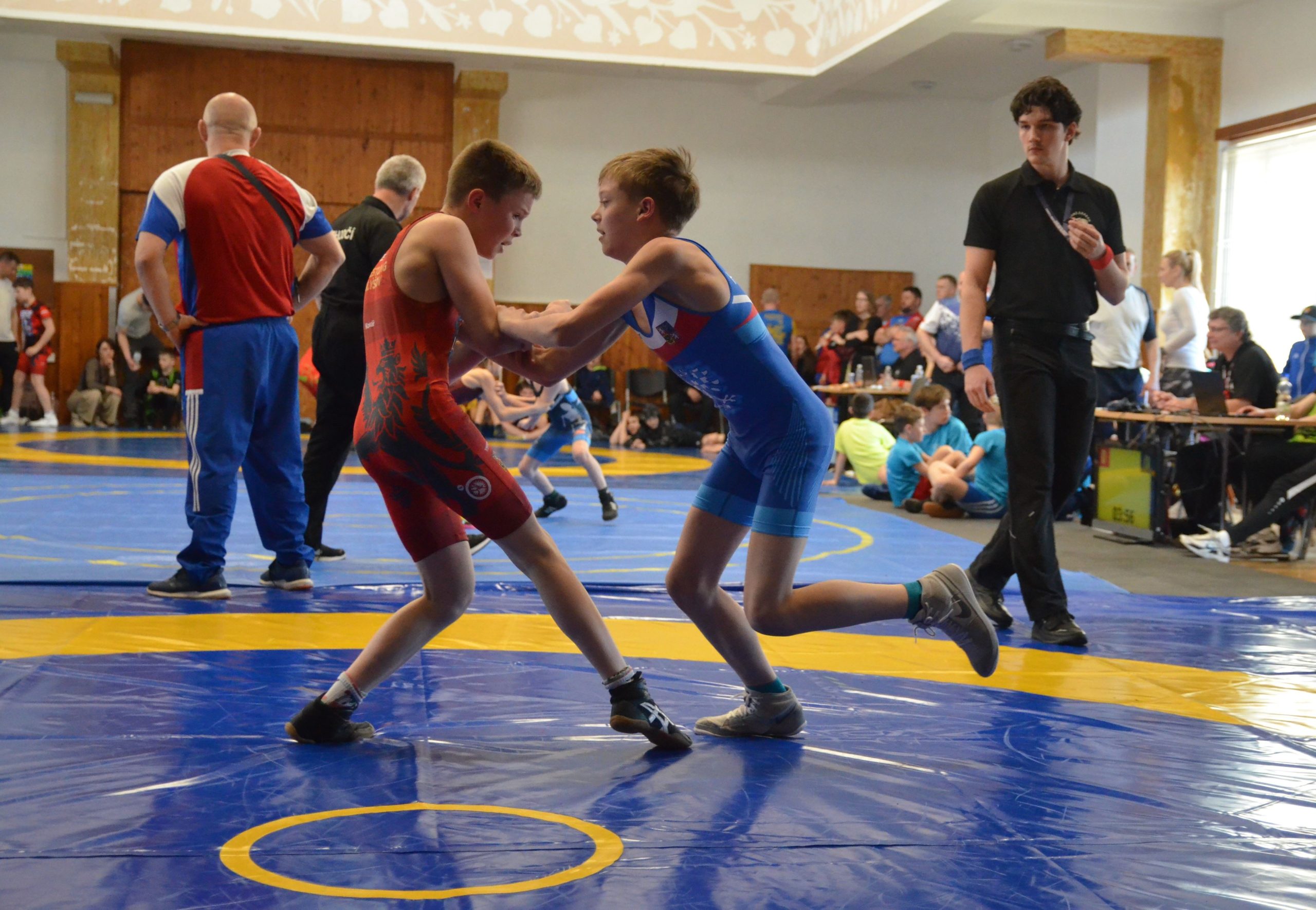 Hodonínští zápasníci vybojovali v Borohrádku 12 medailí a stříbrný pohár v soutěži družstev