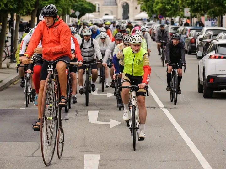 Cyklostřelci jeli pro děti: Dva dny plné slunce i deště