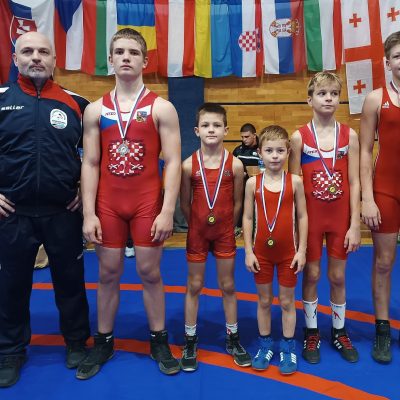 Hodonínští zápasníci vybojovali v Šamoríně pět medailí
